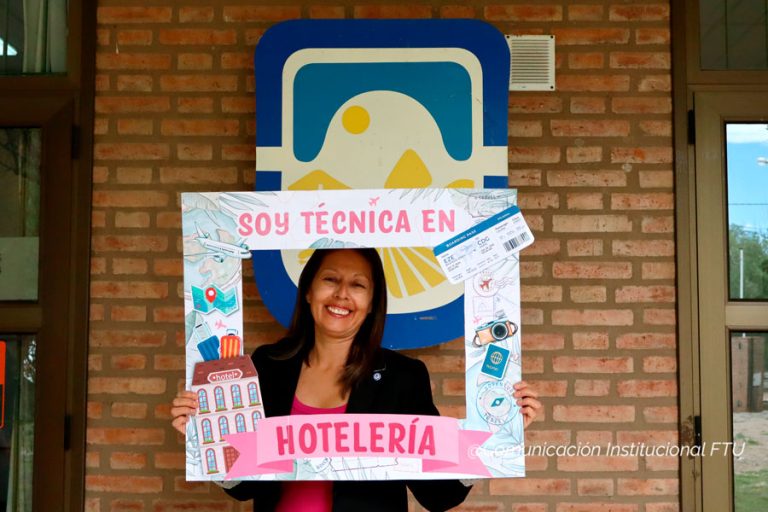 Nueva egresada en Gestión Hotelera