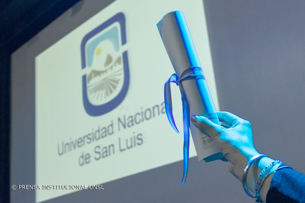 Se aproximan las primeras colaciones de grado del año