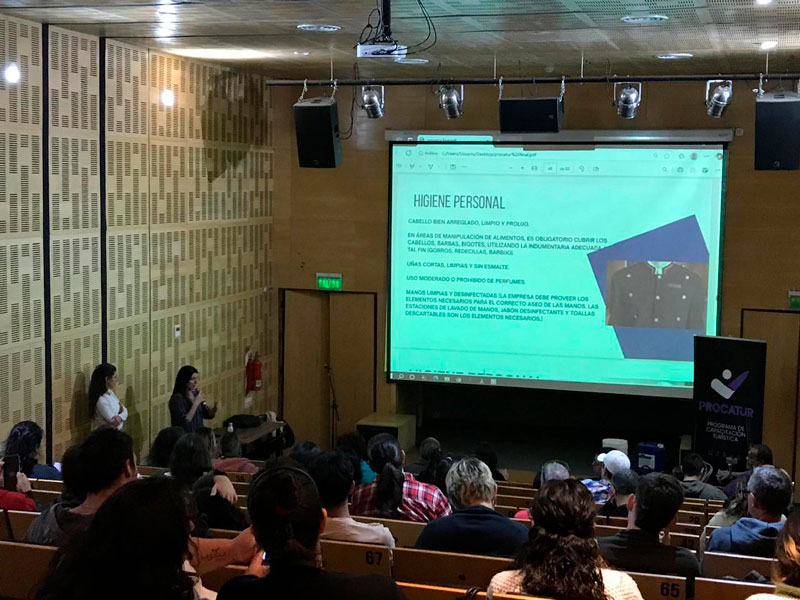 Se dictó el curso de capacitación “Higiene y Seguridad Laboral en Alojamientos Turísticos y Establecimientos Gastronómicos”  